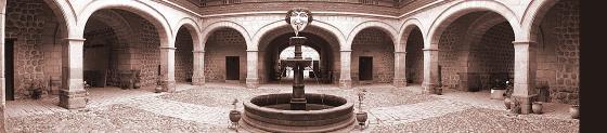 Patio histórico de la Casa Nacional de Moneda de Potosí